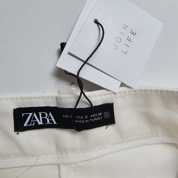 NWT ♥︎ ZARA ♥︎ Highrise Off-White Shorts with Gold Buttons - Picture 7 of 8